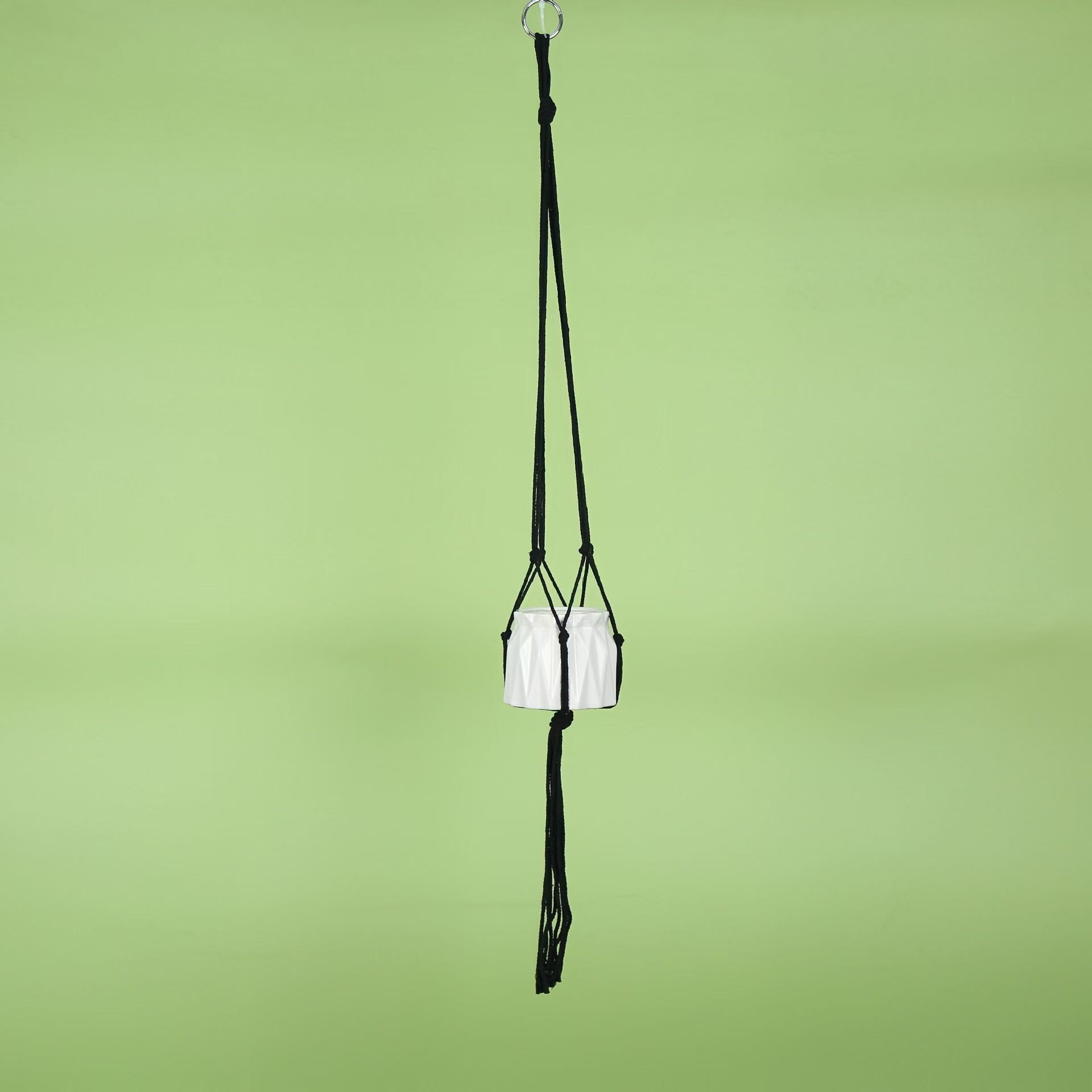 Macramé Plant Hanger · 3231 3